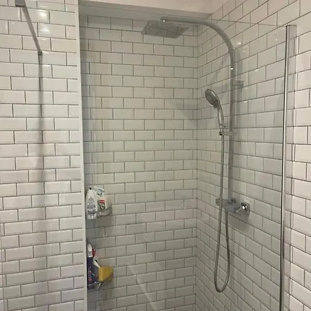 Design And Spacious One Bedroom On Place De Gaulle *
