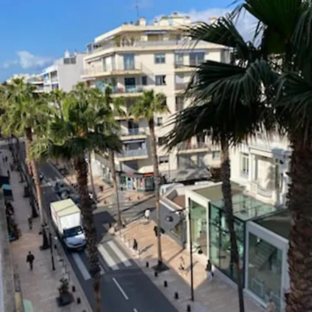 Spacious And Stylish One-bedroom On Place De Gaulle Antibes