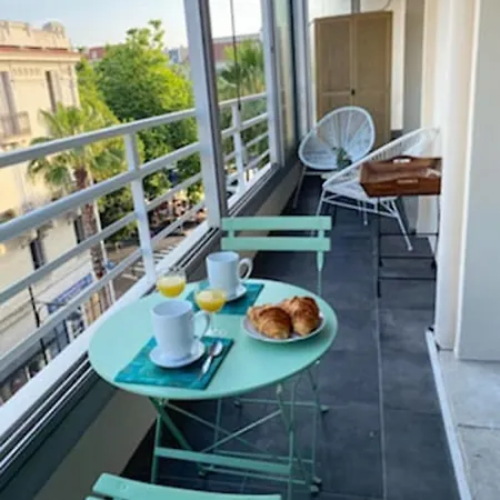 Design And Spacious One Bedroom On Place De Gaulle Apartment *